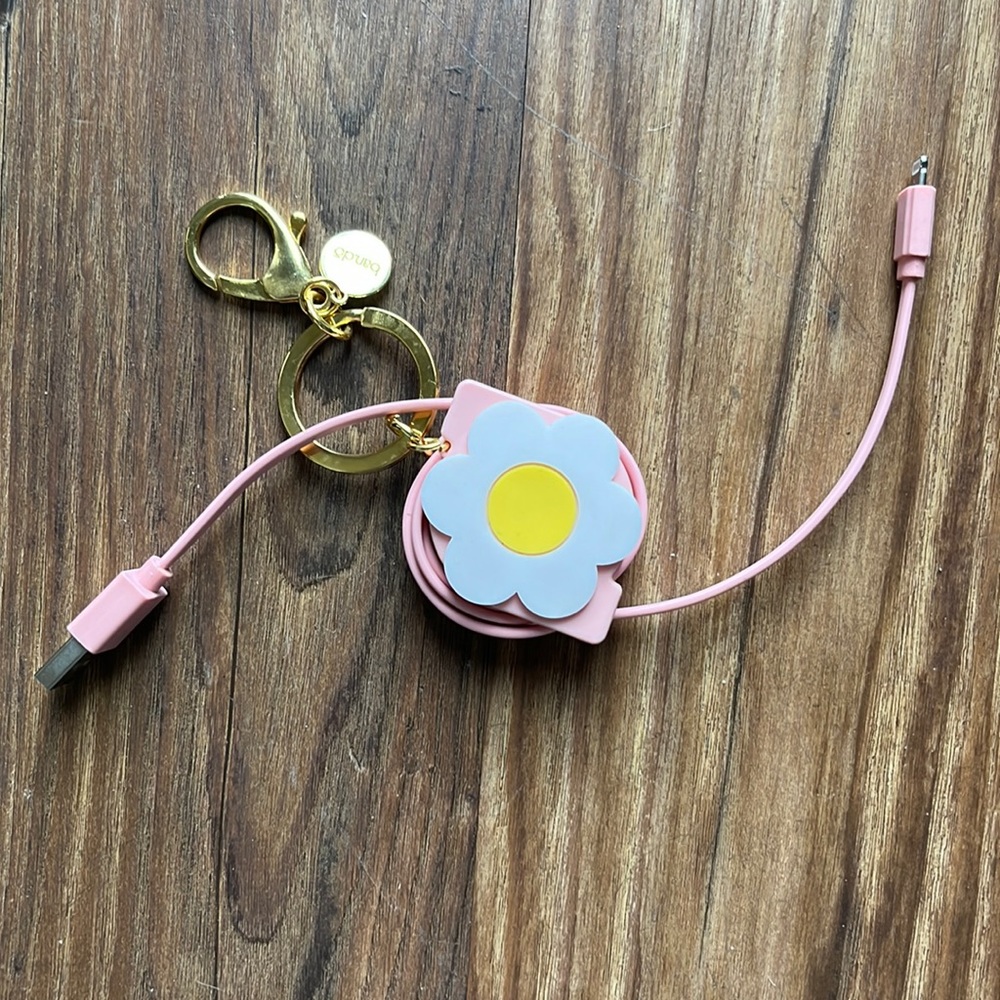 ❤️bando Key Chain Charger❤️